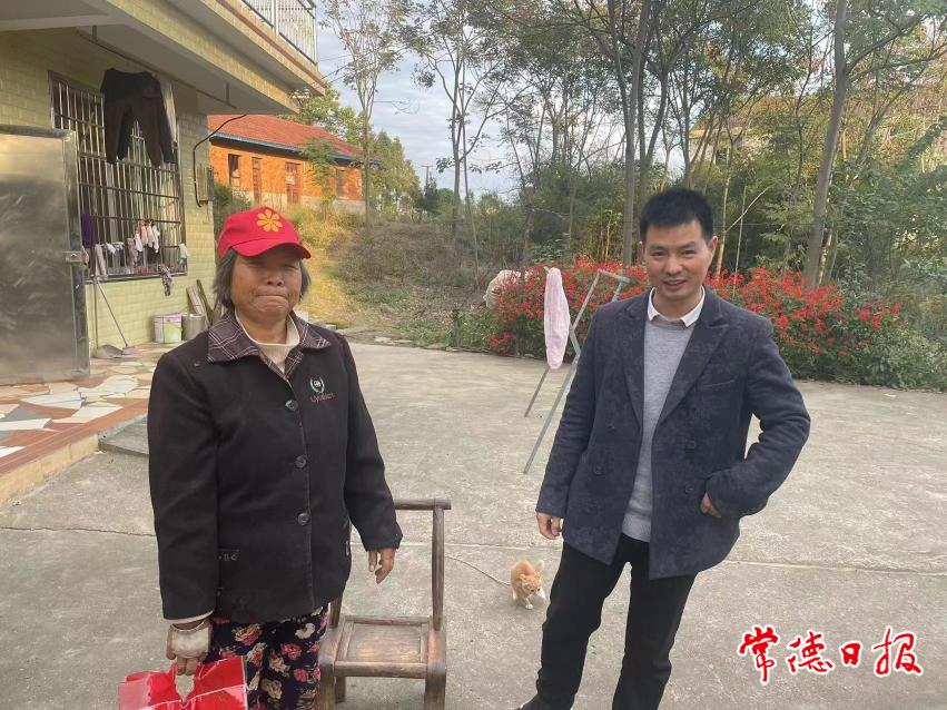 李军走访谈心慰问.jpg